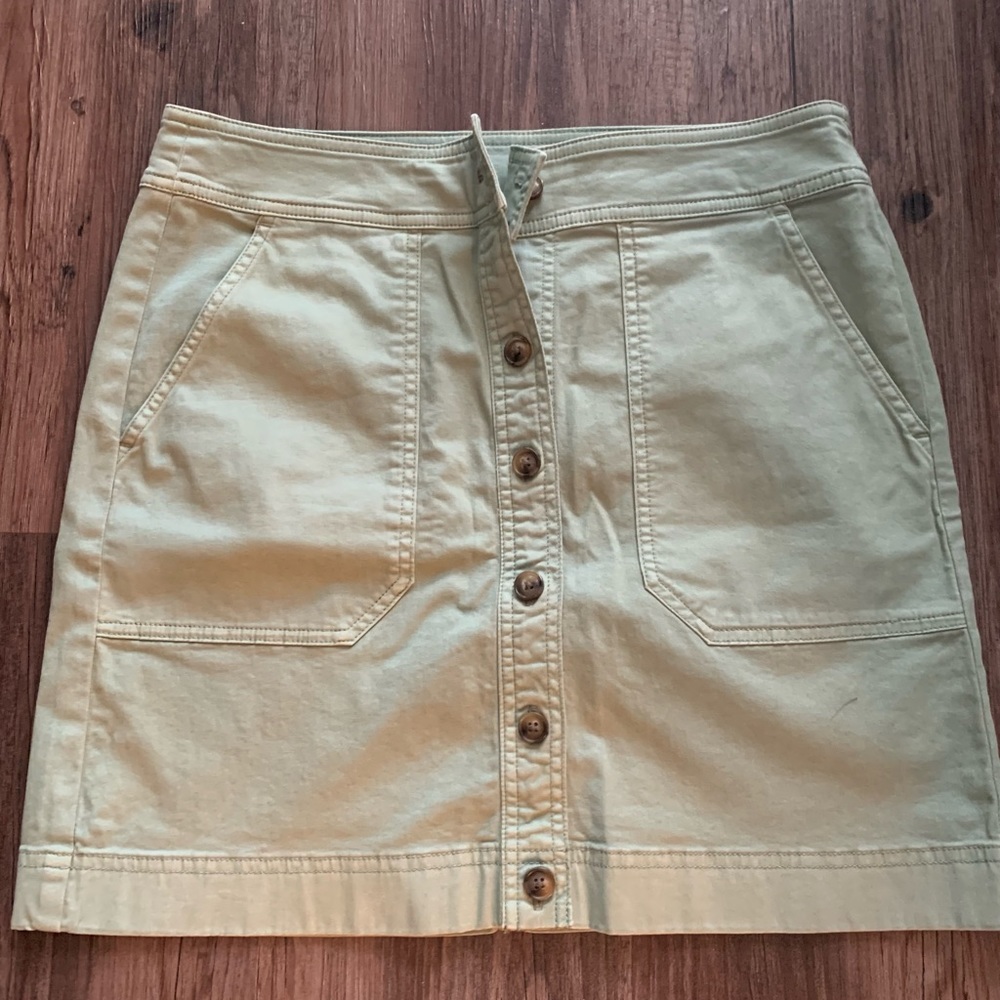 Vineyard Vines Skirt Size 4